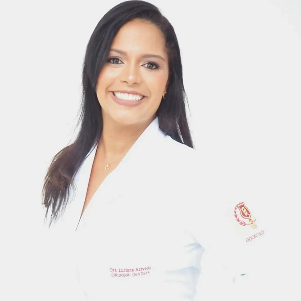Dra. Luciana Santos, cirurgiã-dentista